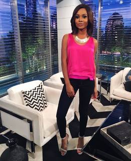 Zuri Hall feet photo 16
