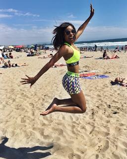 Zuri Hall feet photo 8