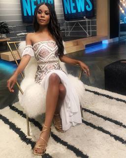 Zuri Hall feet photo 16