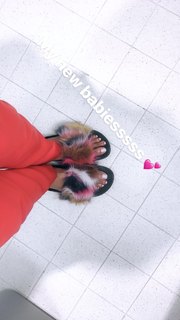 Zuri Hall feet photo 12