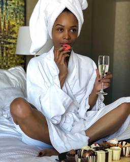 Zuri Hall feet photo 20