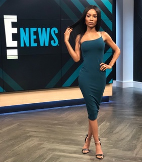 Zuri Hall feet photo 17