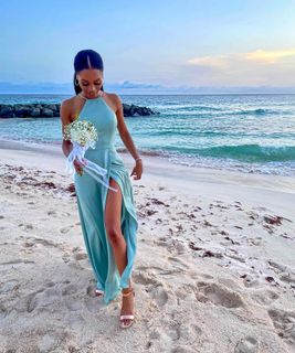 Zuri Hall feet photo 15