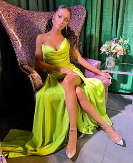 Zuri Hall feet photo 13