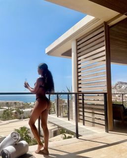 Zuri Hall feet photo 13