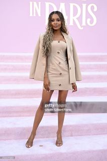 Zuri Hall feet photo 18