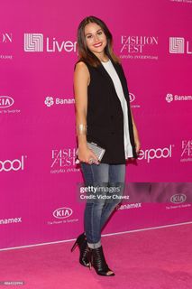 Zuria Vega feet photo thumbnail