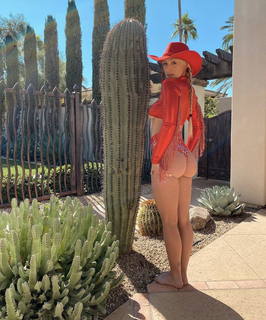 therealbrittfit feet photo 4