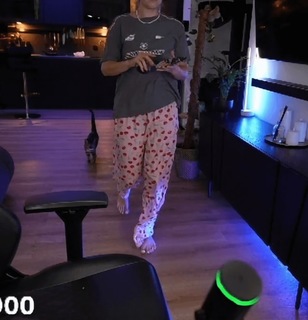 xFibii feet photo thumbnail