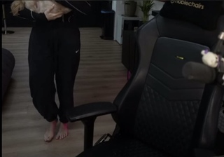 xFibii feet photo thumbnail