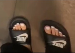 xFibii feet photo thumbnail