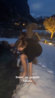 xFibii feet photo thumbnail