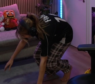 xFibii feet photo thumbnail