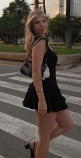 xFibii feet photo thumbnail