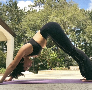 Ángela Aguilar feet photo thumbnail