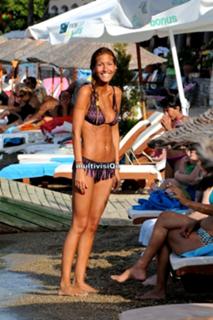 Çagla Sikel feet photo thumbnail