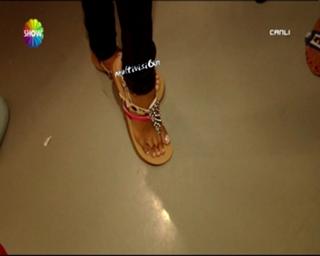 Çagla Sikel feet photo thumbnail