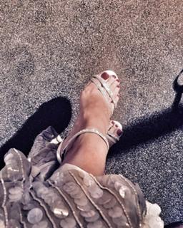 Çagla Sikel feet photo thumbnail