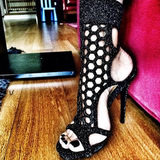 Çagla Sikel feet photo thumbnail