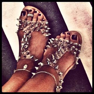 Çagla Sikel feet photo thumbnail