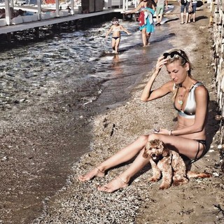 Çagla Sikel feet photo thumbnail