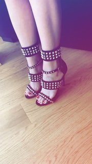 Çagla Sikel feet photo thumbnail