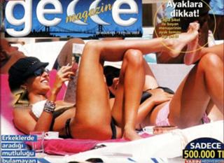 Çagla Sikel feet photo thumbnail