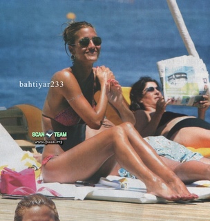 Çagla Sikel feet photo thumbnail