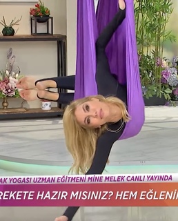 Çagla Sikel feet photo thumbnail