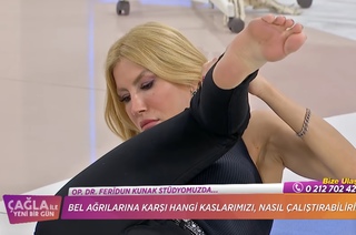 Çagla Sikel feet photo thumbnail