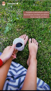 Çagla Sikel feet photo thumbnail