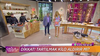 Çagla Sikel feet photo thumbnail