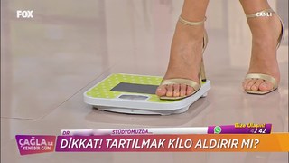 Çagla Sikel feet photo thumbnail