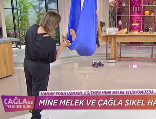 Çagla Sikel feet photo thumbnail