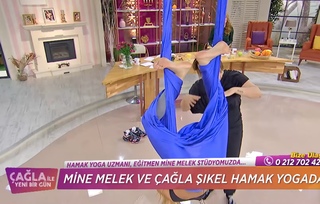 Çagla Sikel feet photo thumbnail