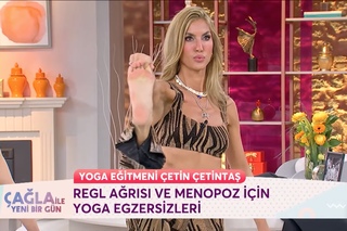 Çagla Sikel feet photo thumbnail