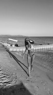 Çagla Sikel feet photo thumbnail