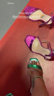 Çagla Sikel feet photo thumbnail