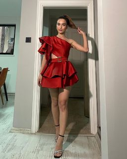 Çagla Simsek feet photo 2