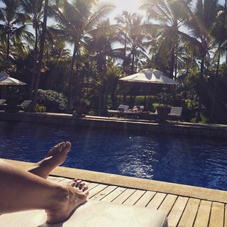 Élodie Fontan feet photo thumbnail