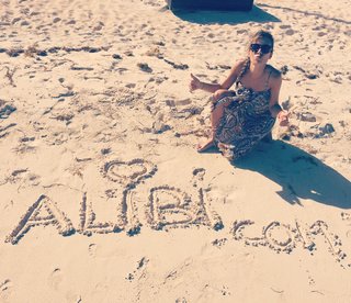 Élodie Fontan feet photo thumbnail