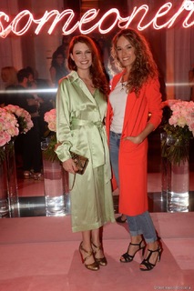 Élodie Fontan feet photo thumbnail