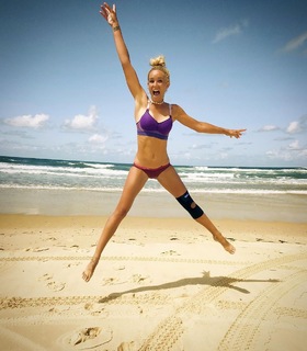Élodie Gossuin feet photo 10