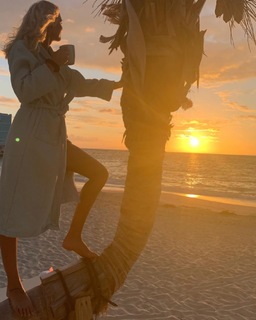 Élodie Gossuin feet photo 3