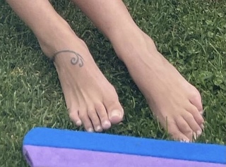 Élodie Gossuin feet photo 19