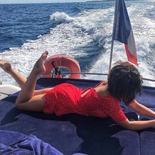 Émilie Nef Naf feet photo 8
