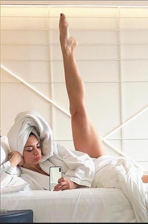 Émilie Nef Naf feet photo 4