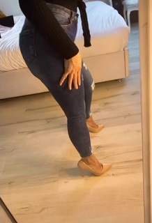 Émilie Nef Naf feet photo 15