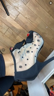 Émilie Nef Naf feet photo 3