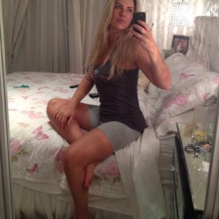 Íris Stefanelli feet photo 19